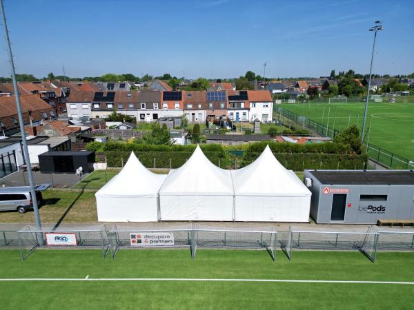 Pyramidetent met puntdak